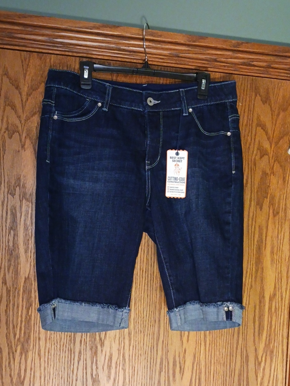 NWT Women's Jag Classic Fit Bermuda Jean Shorts